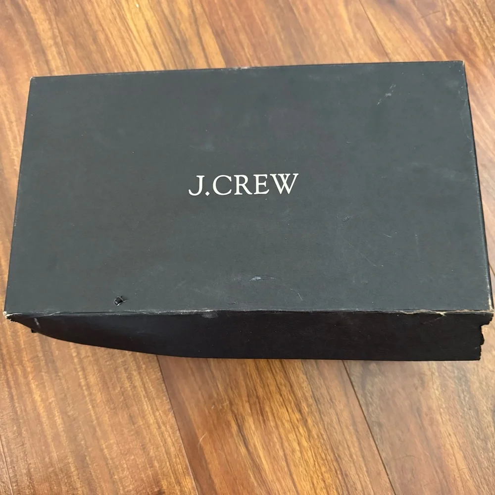 New Balance Beige and Black Women's Sneakers - Picture 10 of 11